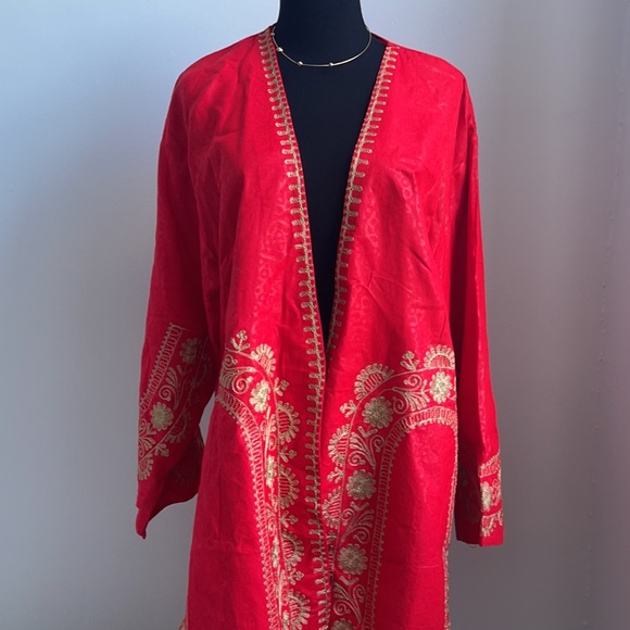 Red embroidered kimono - Picture 2 of 8